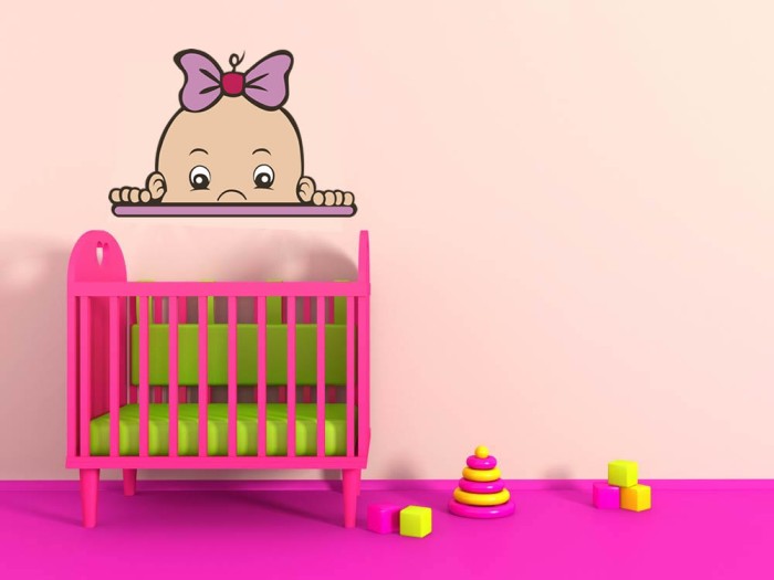 A Pequena Bebê Bisbilhoteira
