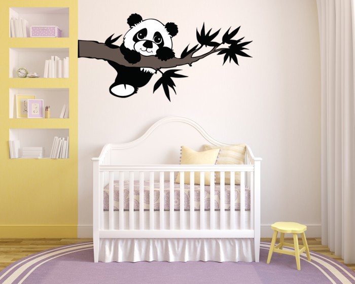 O Pequeno Urso Panda Escalando