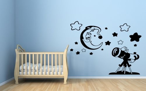 Bebê Mirando a Lua