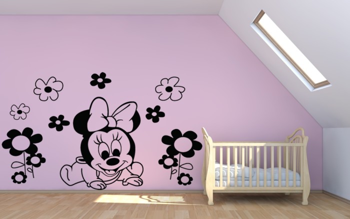 A Pequena Minnie Mouse e as Flores